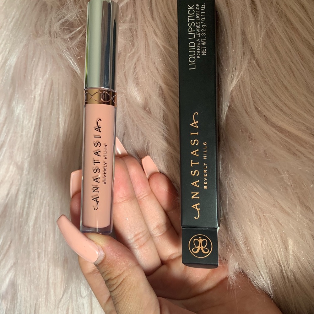 Anastasia Beverly Hills naked lipstick